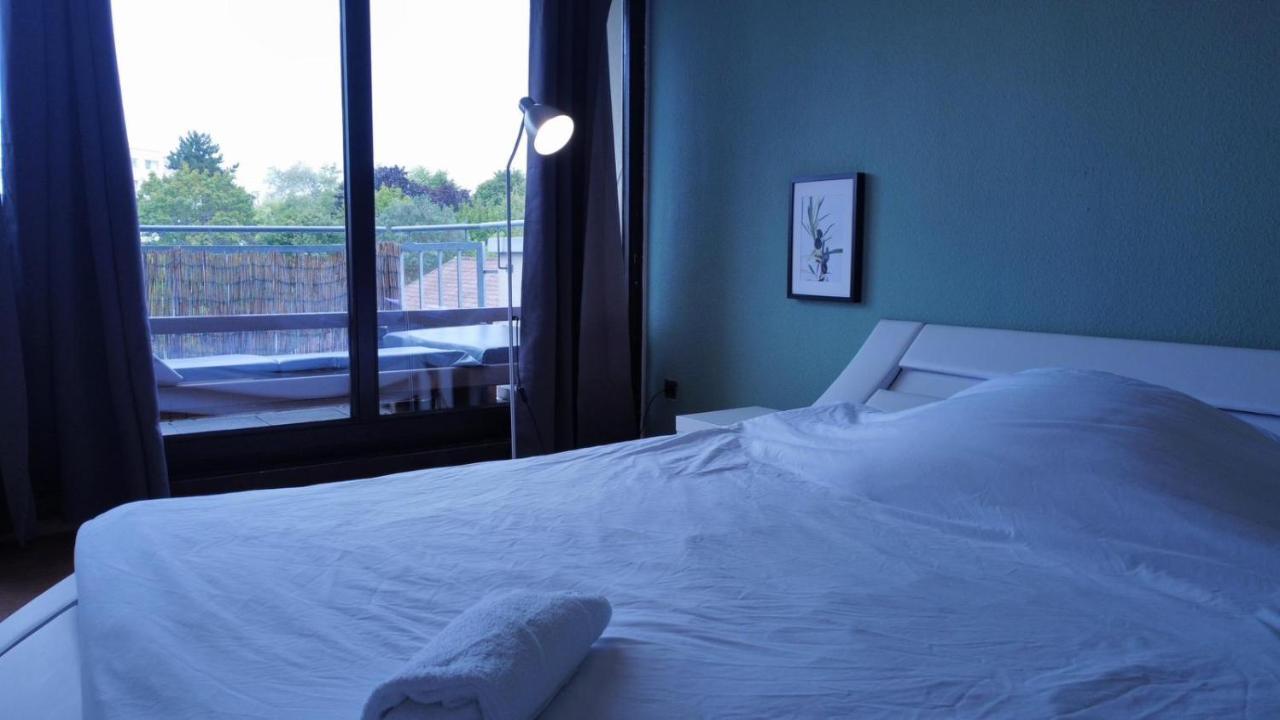 Budget Suite Mit Balkon - Privatzimmer In Wohnung - Netflix & Minibar Inklusive Кобленц Экстерьер фото