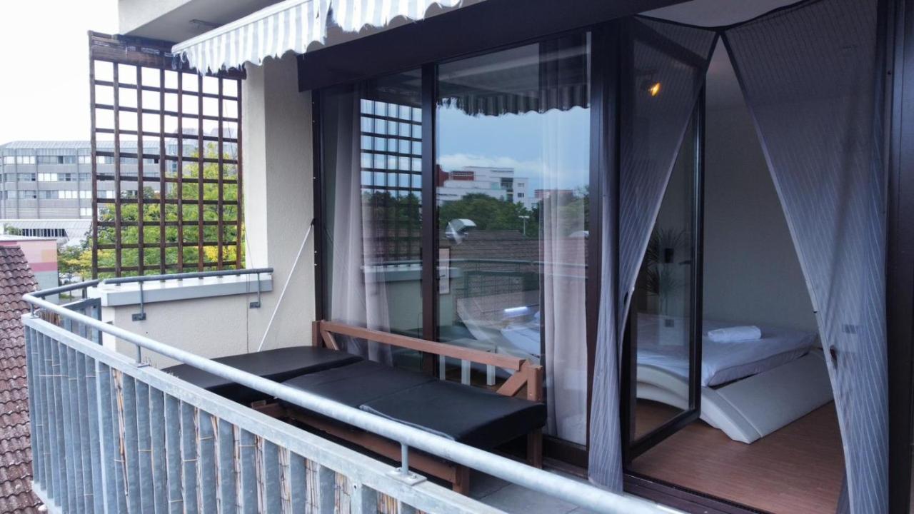 Budget Suite Mit Balkon - Privatzimmer In Wohnung - Netflix & Minibar Inklusive Кобленц Экстерьер фото